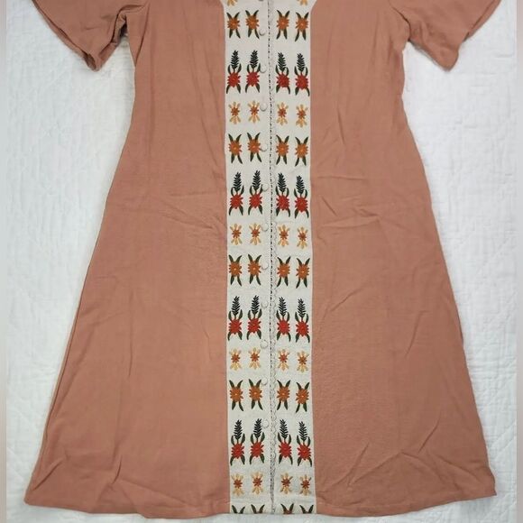 Honey and Pine Embroidered Dress   - Picture 4 of 7